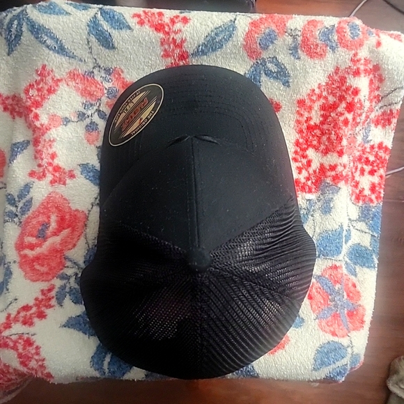 MENS Hurley flex-fit Mesh Size L-XL  Color Black New - Picture 5 of 7